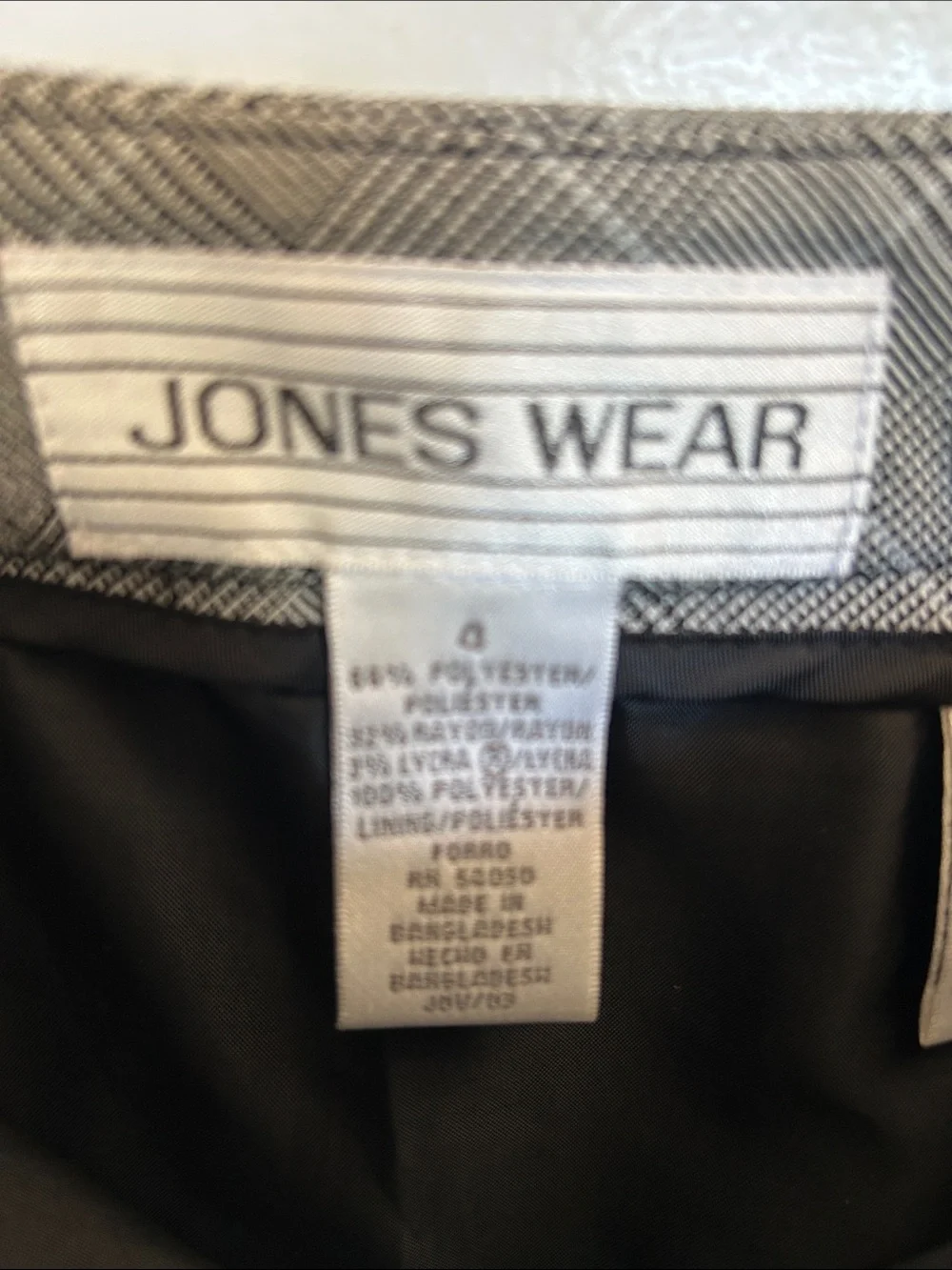 Jones Wear Angled Hem Gray Plaid Skirt with Buckle-size 4